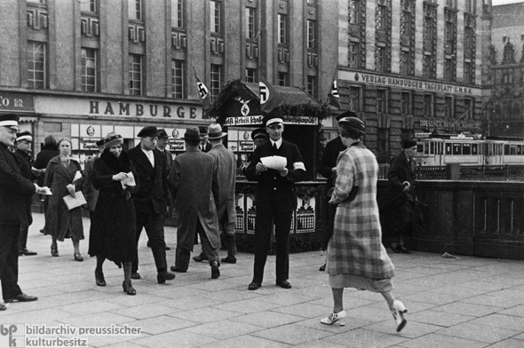 Increase-Employment-Lottery on Jungfernstieg in Hamburg: Every One-Dime-Lot Purchased Helps Needy Compatriots Find New Jobs (May 24, 1934)